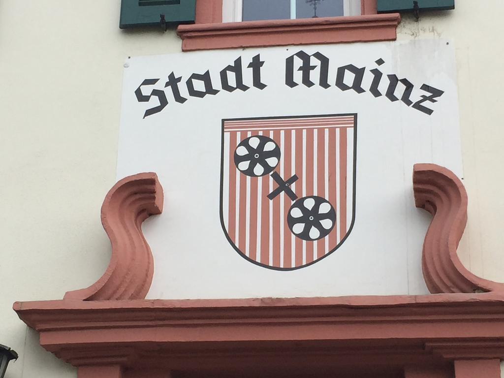Hotel Stadt Mainz Schwabenheim an der Selz Exterior foto