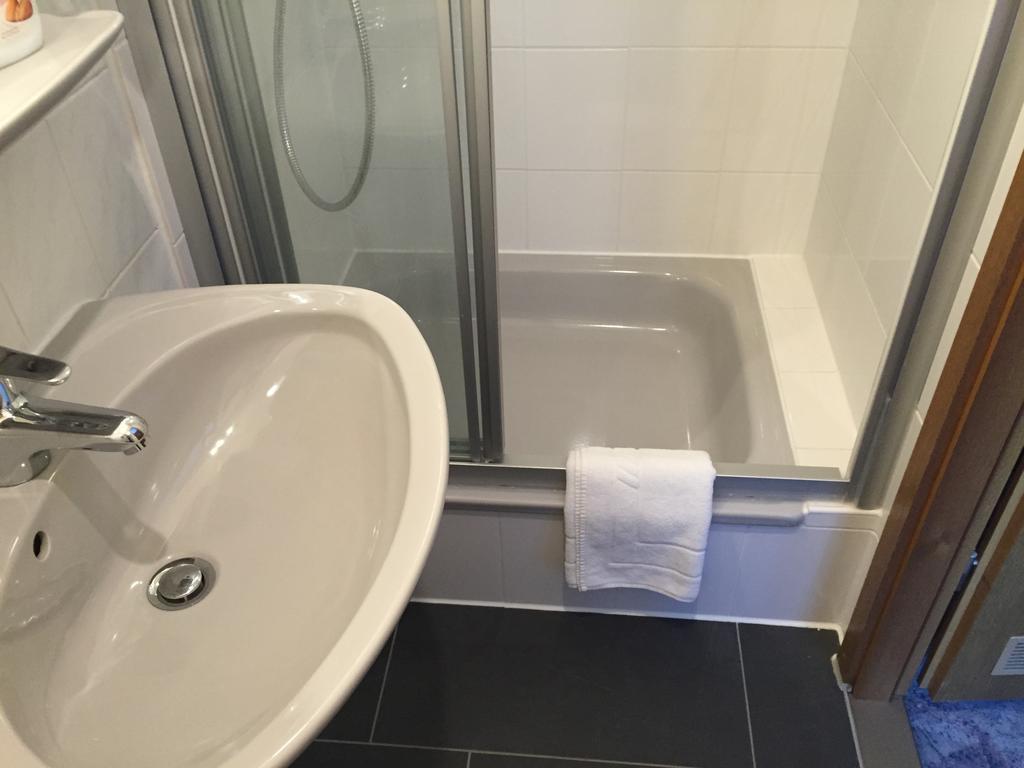 Hotel Stadt Mainz Schwabenheim an der Selz Habitación foto